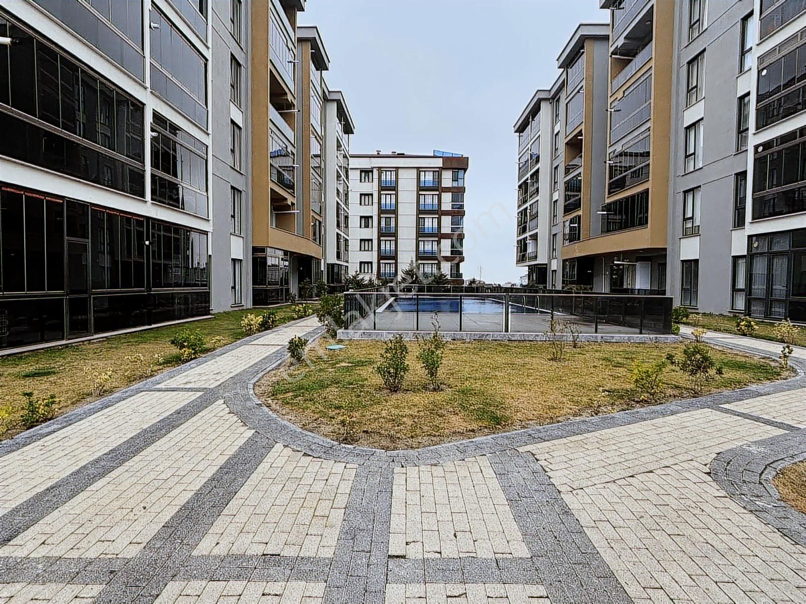 Fa Özbir Gayrimenkulden 7/24 Güvenlikli Site İçi Arakat 1+1 - Görsel 32