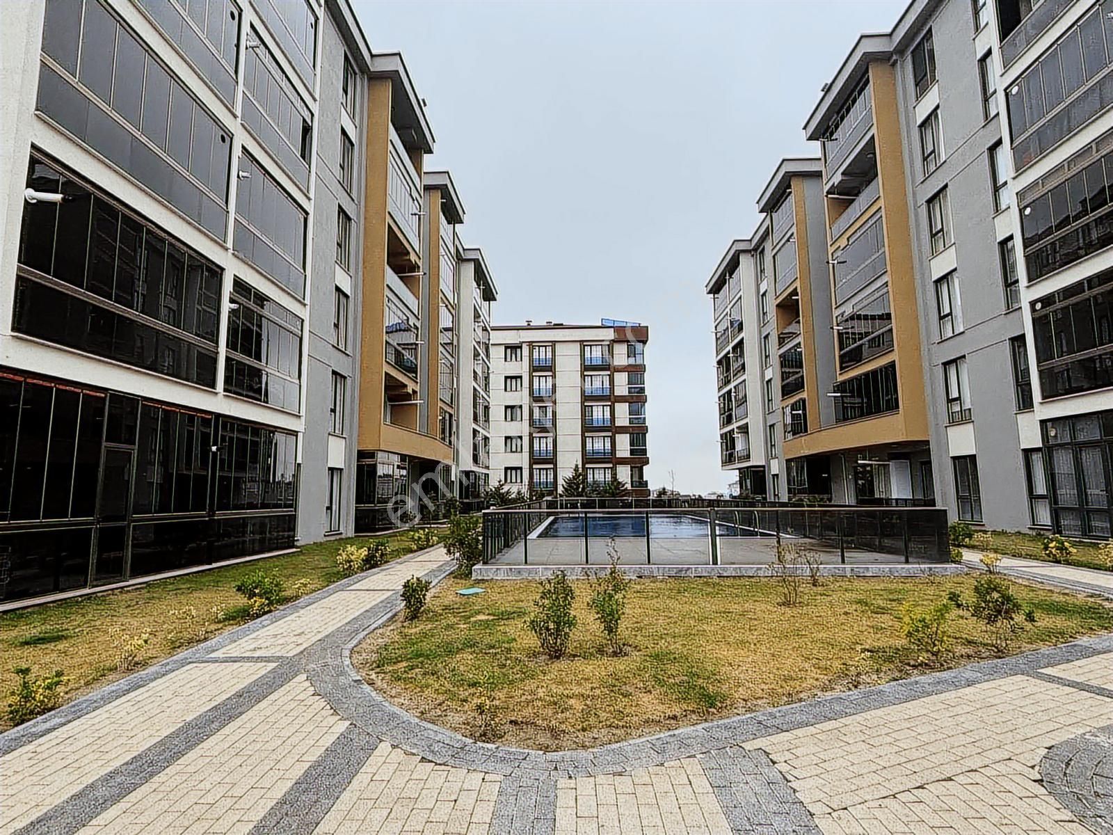 Fa Özbir Gayrimenkulden 7/24 Güvenlikli Site İçi Arakat 1+1 - Görsel 34
