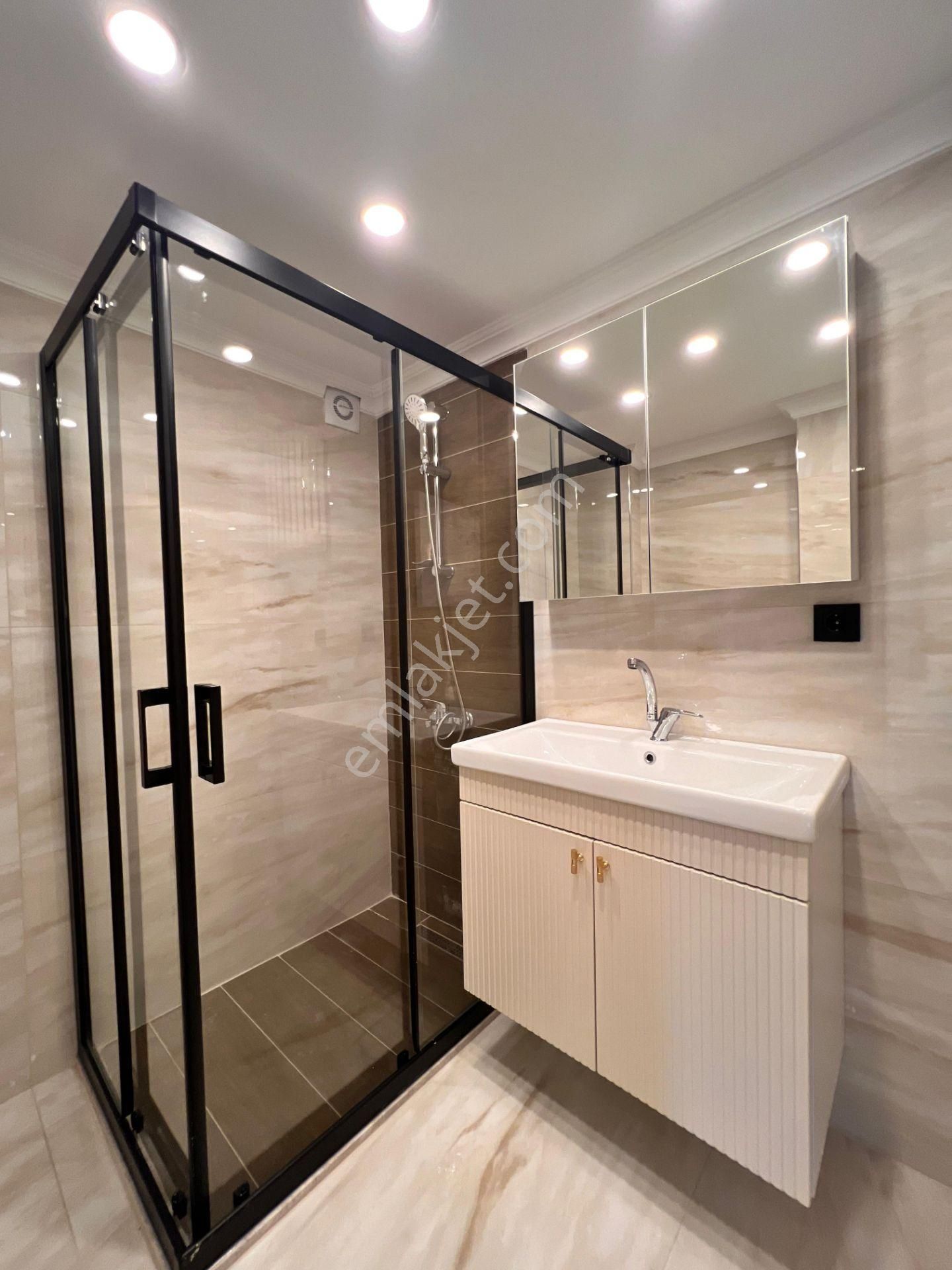 Kaçmaz'dan Aydınevler'de 7/24 Güvenlikli Sitede Lüks Yapılı 3+1 - Görsel 34