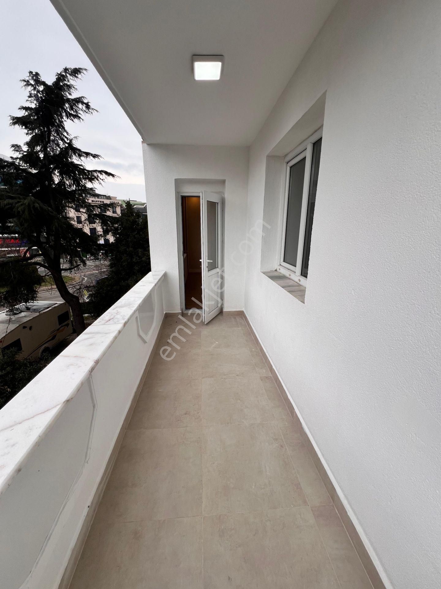 Kaçmaz'dan Aydınevler'de 7/24 Güvenlikli Sitede Lüks Yapılı 3+1 - Görsel 35