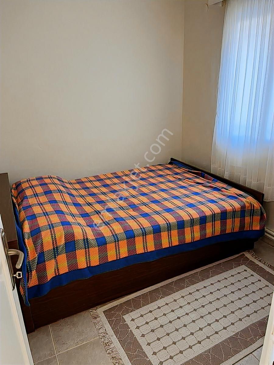 Kuşadasında Güvenlikli Sitede Denize Sıfır Eşyalı 3+1 Doğalgazlı - Görsel 7