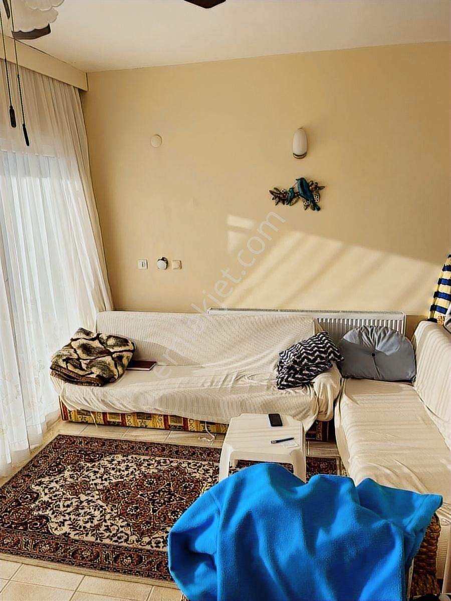 Kuşadasında Güvenlikli Sitede Denize Sıfır Eşyalı 3+1 Doğalgazlı - Görsel 29