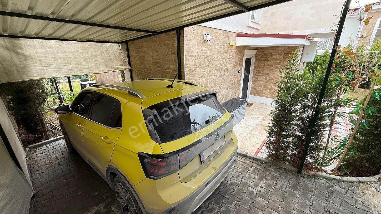 Kuşadası'nda Bahçeli Ve Havuzlu Günlük Olanaklarla İç İçe Villa - Görsel 17