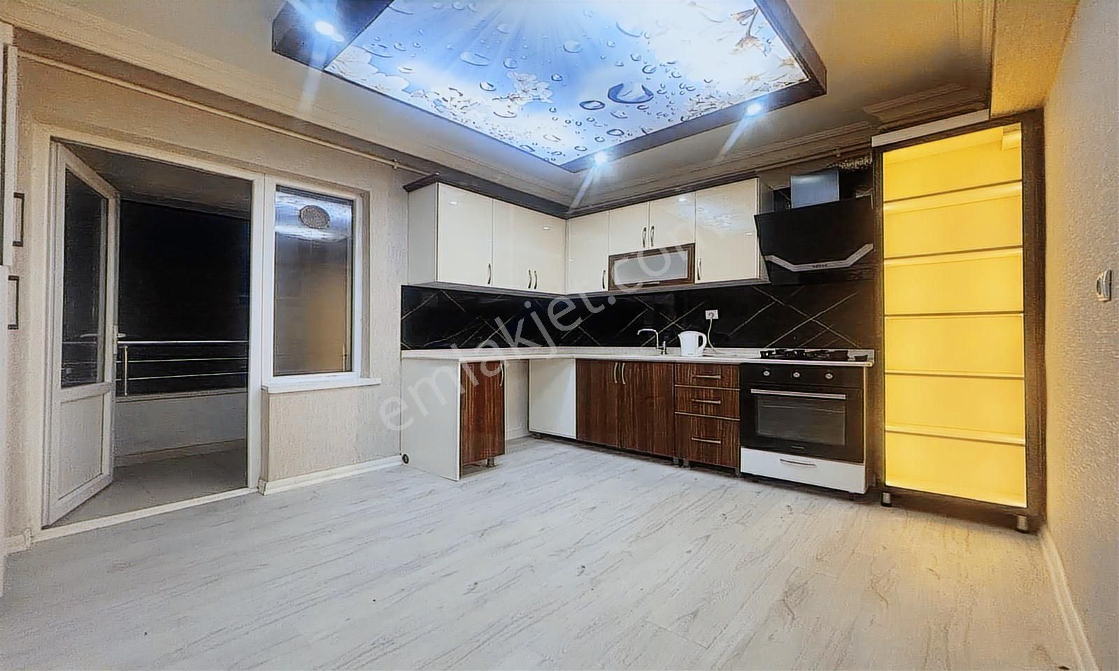 Bulvar'dan Altında Daire Olan Yüksek Giriş Full Yapılı 2+1 Daire