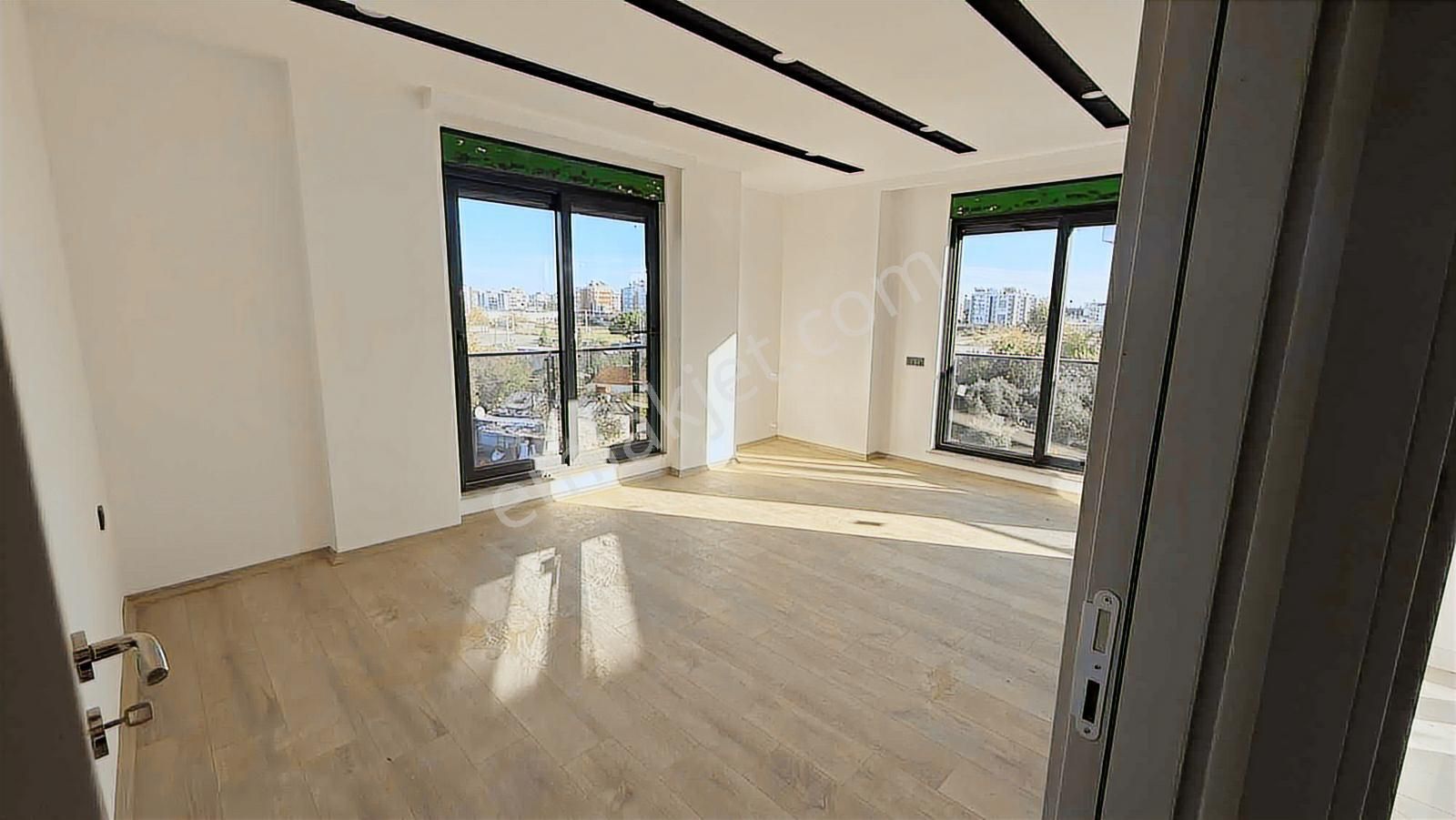 Acil Fiyat Düştü Göksu'da Havuzlu Sıte Içerısınde Sıfır Daıre