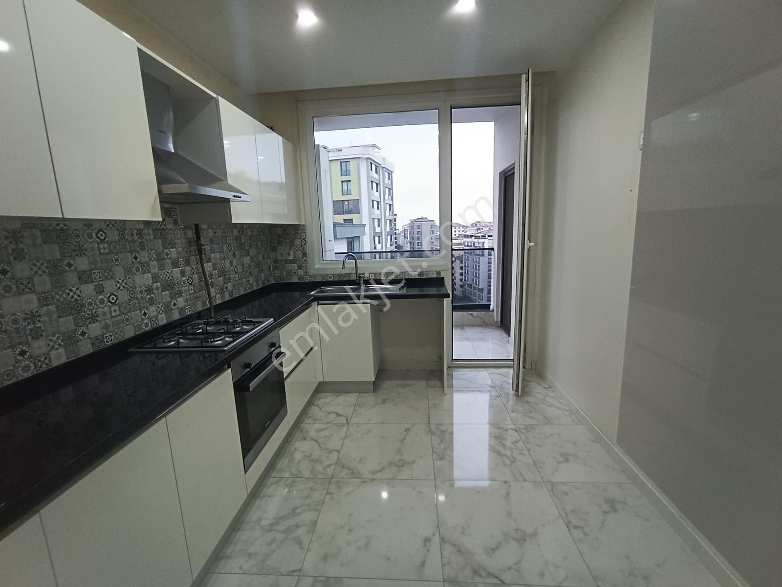 Suadiye'de Marmaraya Yakın 100m² Net 3+1 Balkonlu Daire - Görsel 9