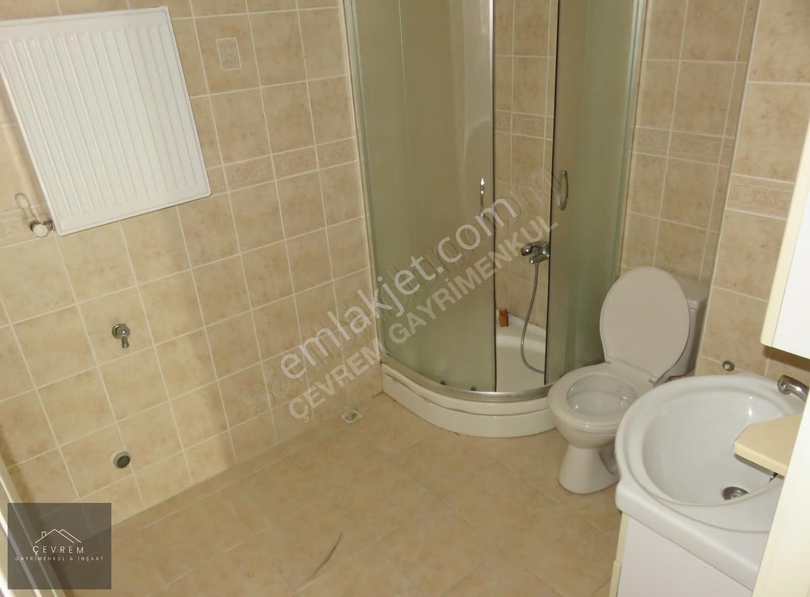 Gültepe'de Harika Konumda Metrobüse Yakın Kiralık 2+1 Arakat - Görsel 3