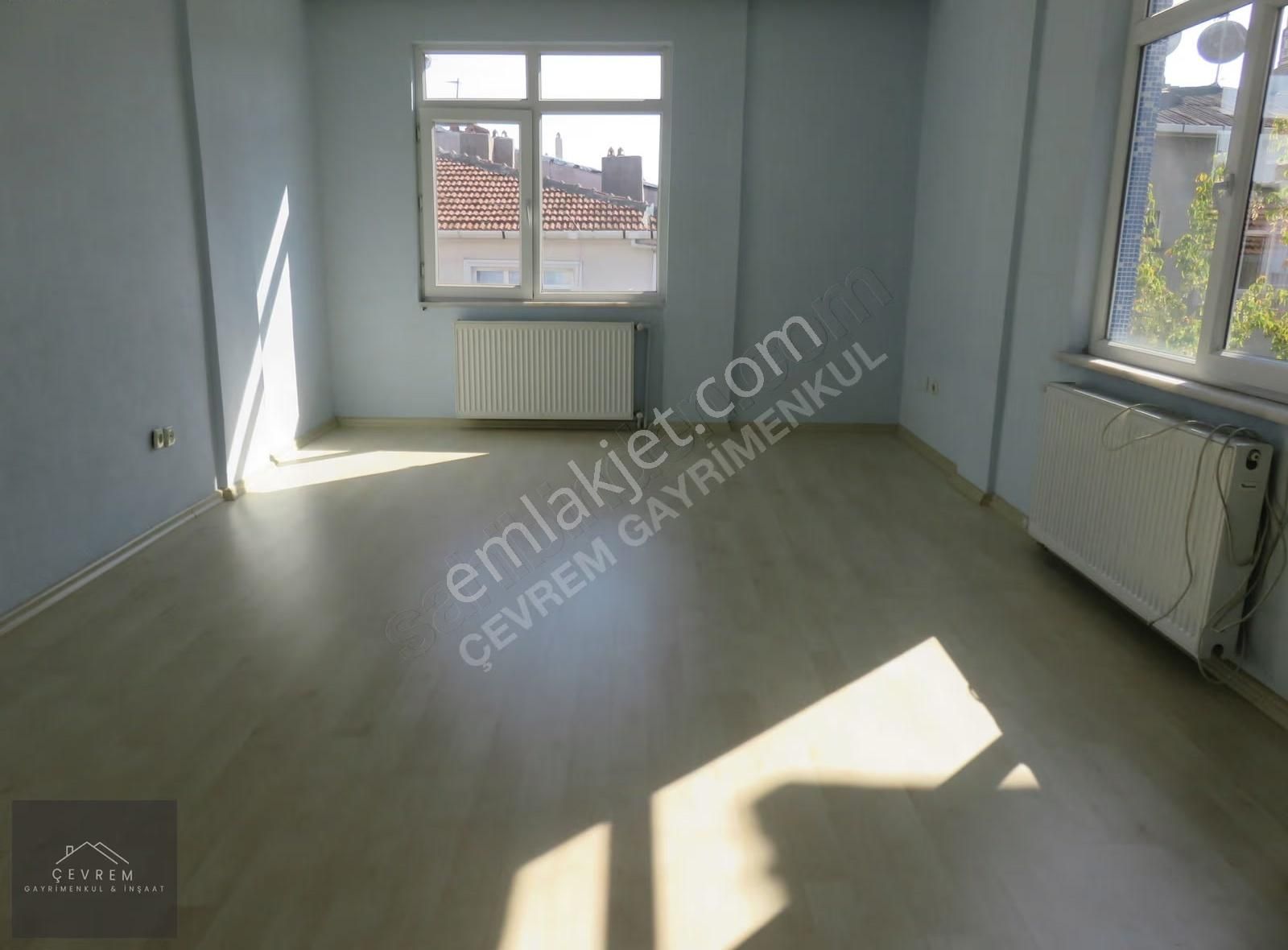 Gültepe'de Harika Konumda Metrobüse Yakın Kiralık 2+1 Arakat