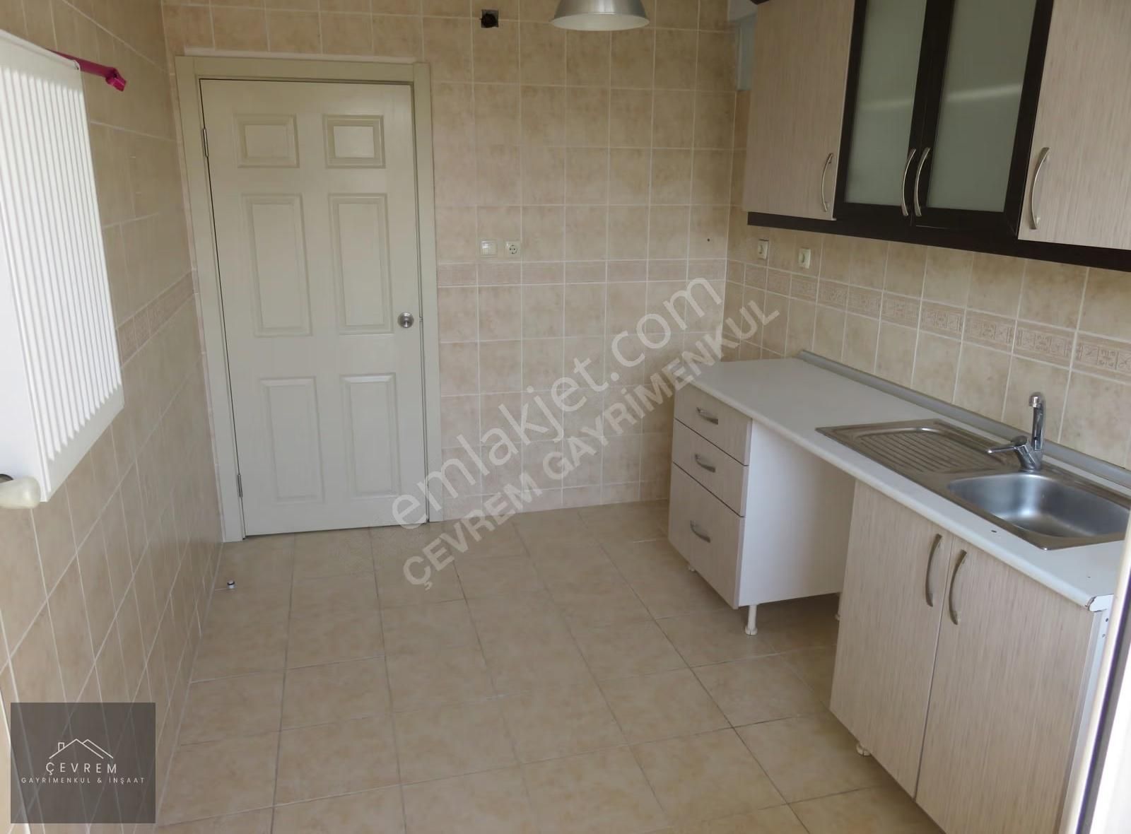 Gültepe'de Harika Konumda Metrobüse Yakın Kiralık 2+1 Arakat - Görsel 6