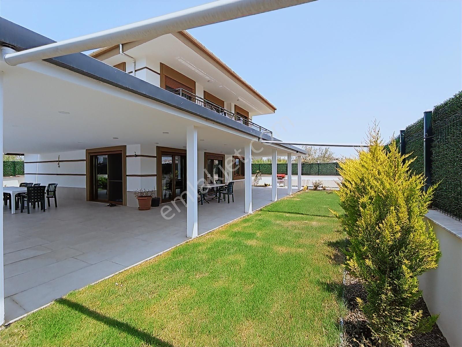 Kuşadası Güzelçamlı'da 180 M2 Müstakil Havuzlu Satılık 4+1 Villa - Görsel 22