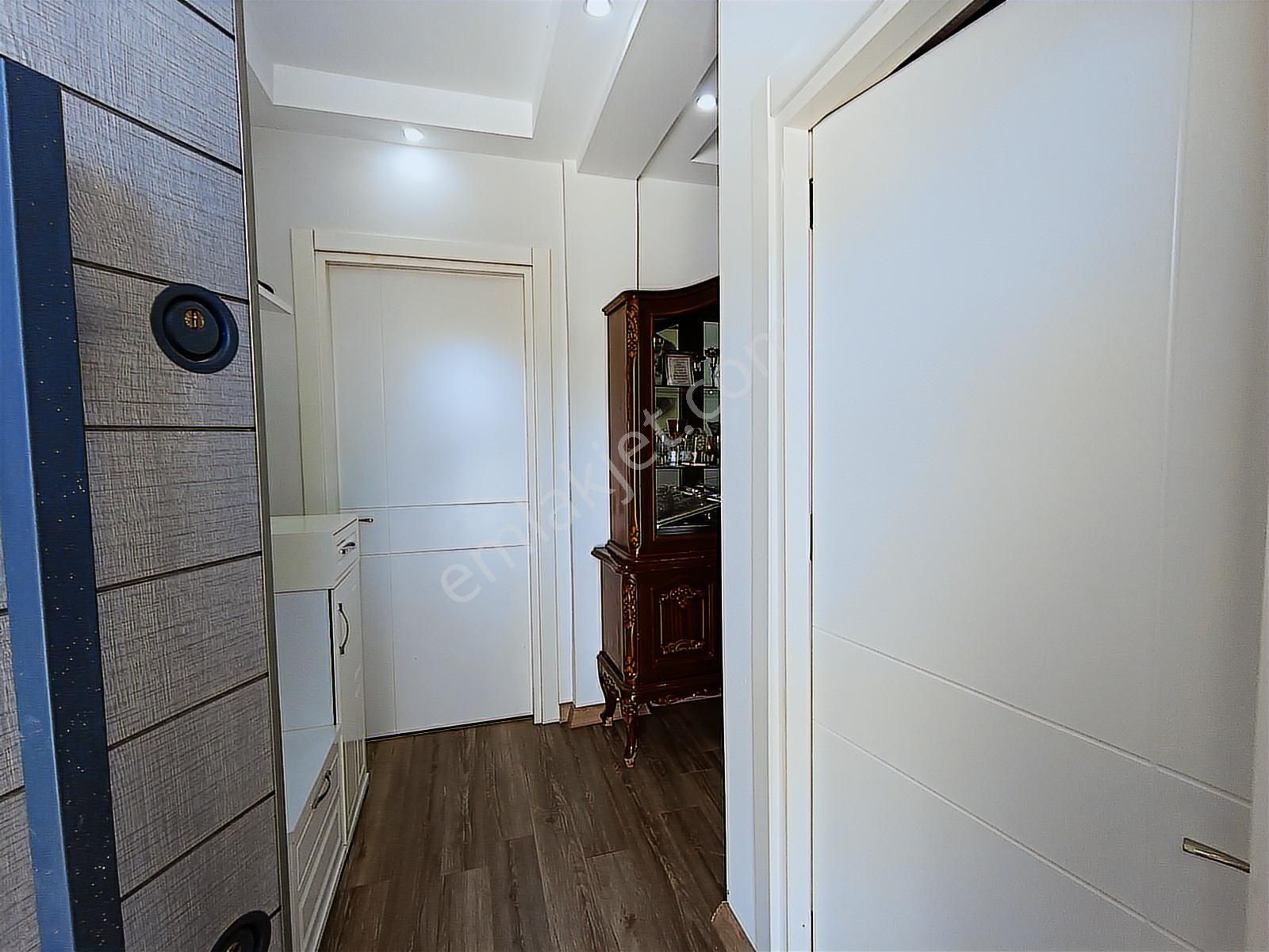 Kuşadası Güzelçamlı'da 180 M2 Müstakil Havuzlu Satılık 4+1 Villa - Görsel 25