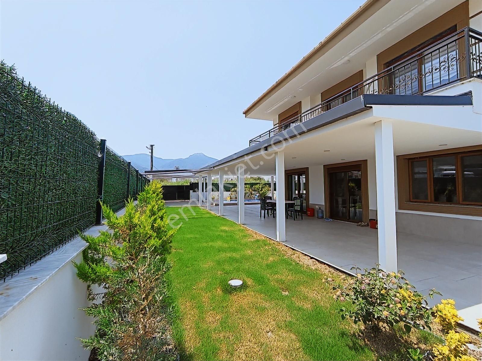 Kuşadası Güzelçamlı'da 180 M2 Müstakil Havuzlu Satılık 4+1 Villa - Görsel 34