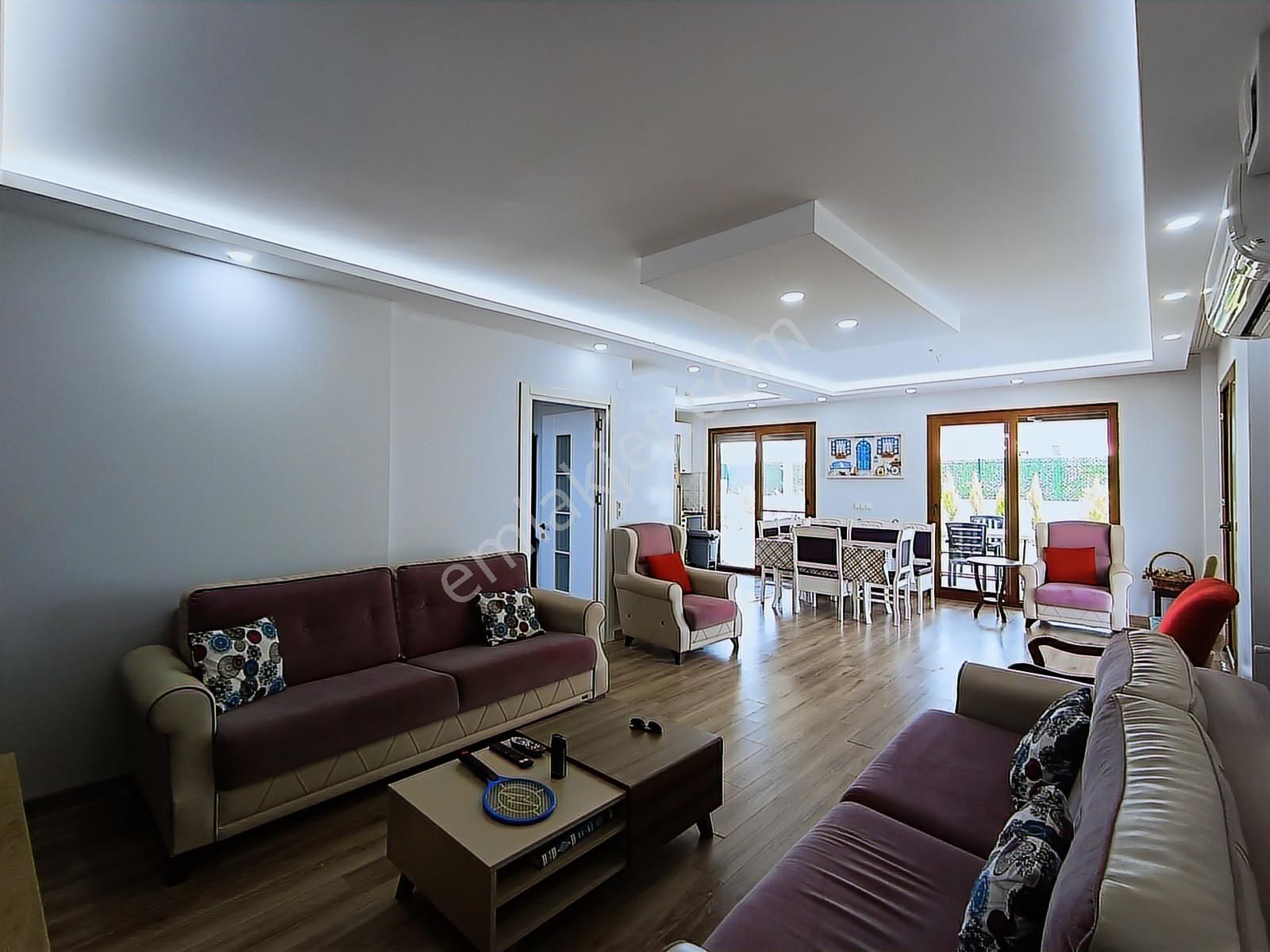 Kuşadası Güzelçamlı'da 180 M2 Müstakil Havuzlu Satılık 4+1 Villa - Görsel 6