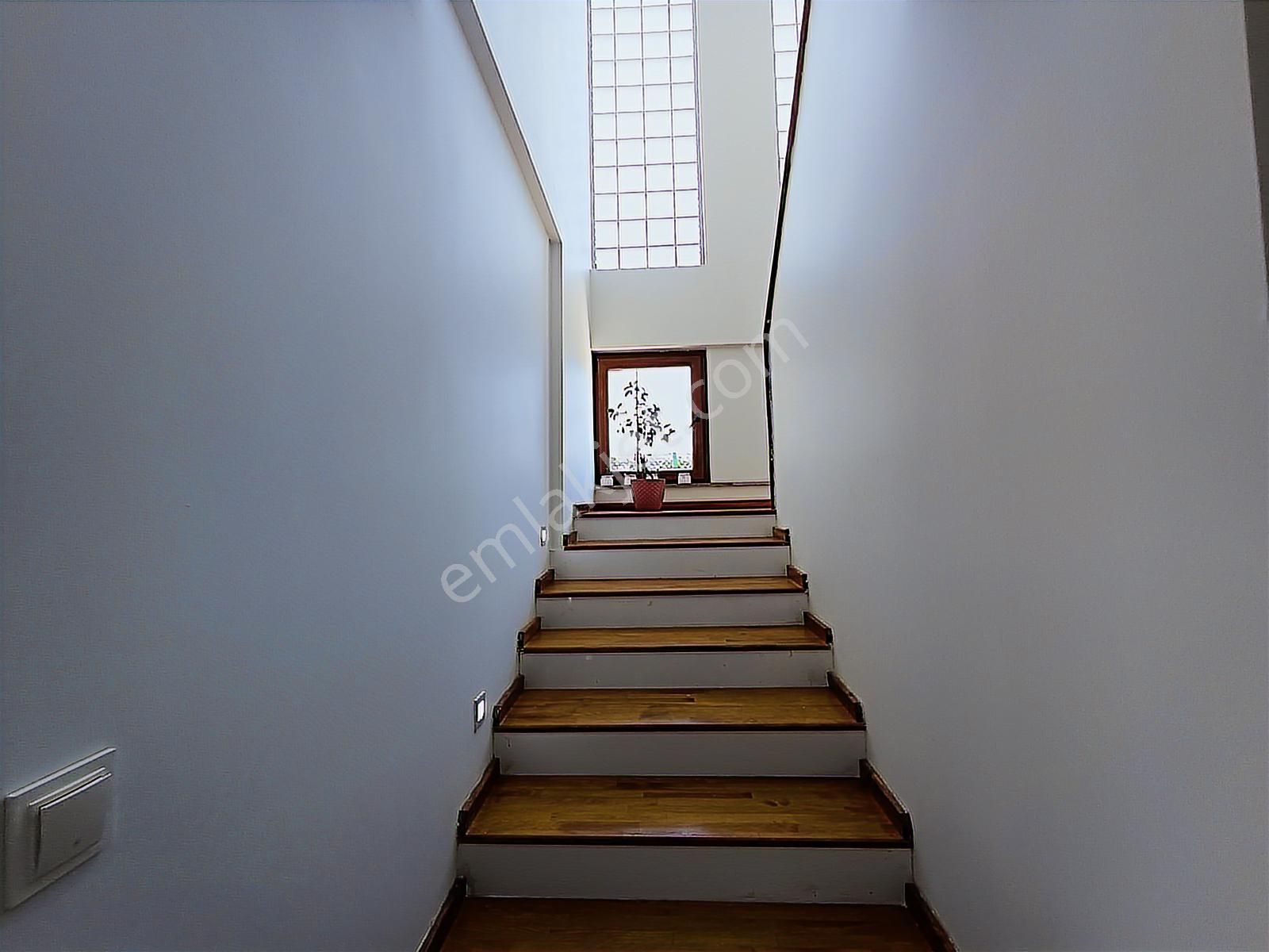 Kuşadası Güzelçamlı'da 180 M2 Müstakil Havuzlu Satılık 4+1 Villa - Görsel 11