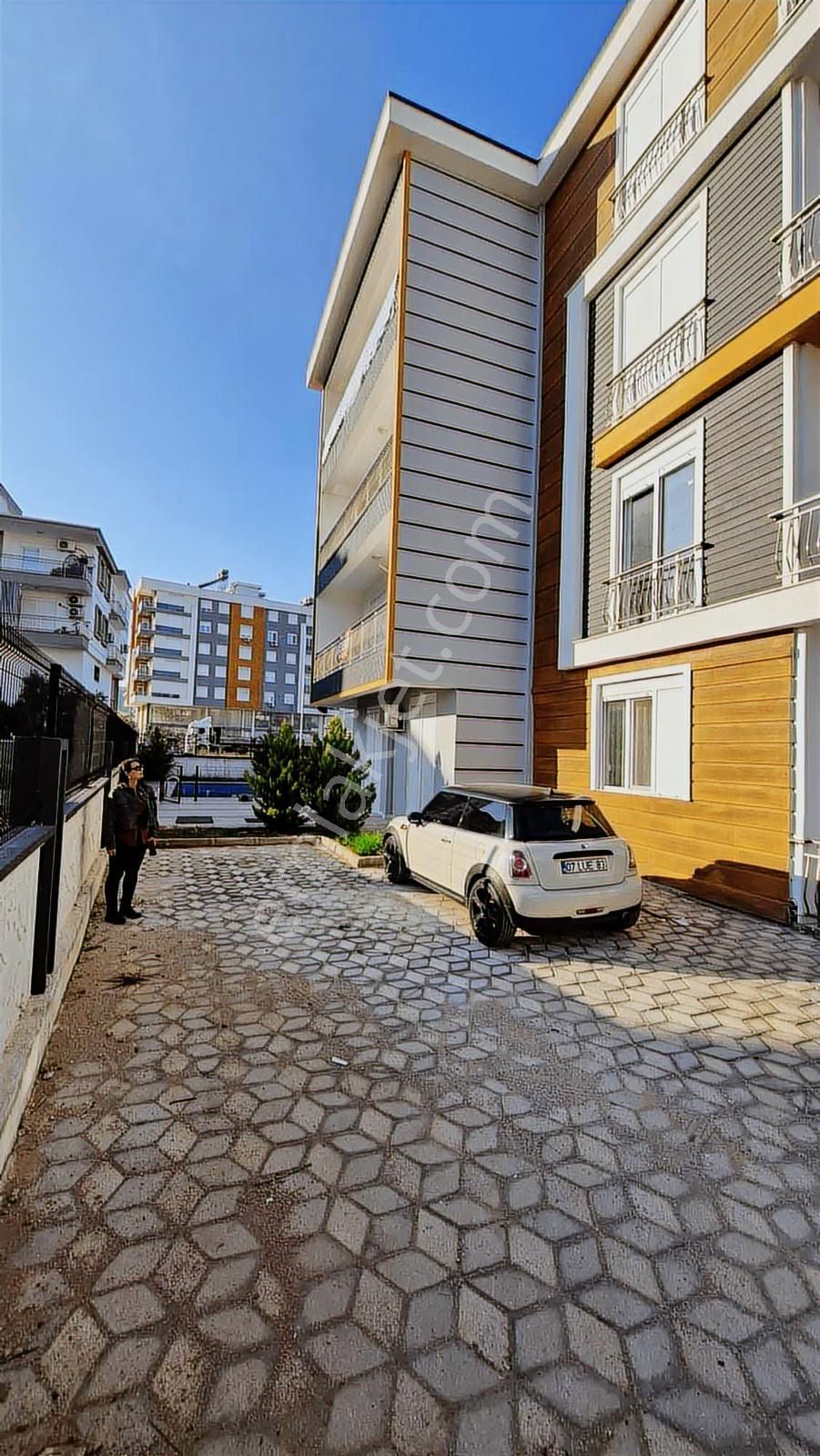 Geniş 1+1, Havuzlu, Lüx Daire, Ful Güney Cephe - Görsel 18