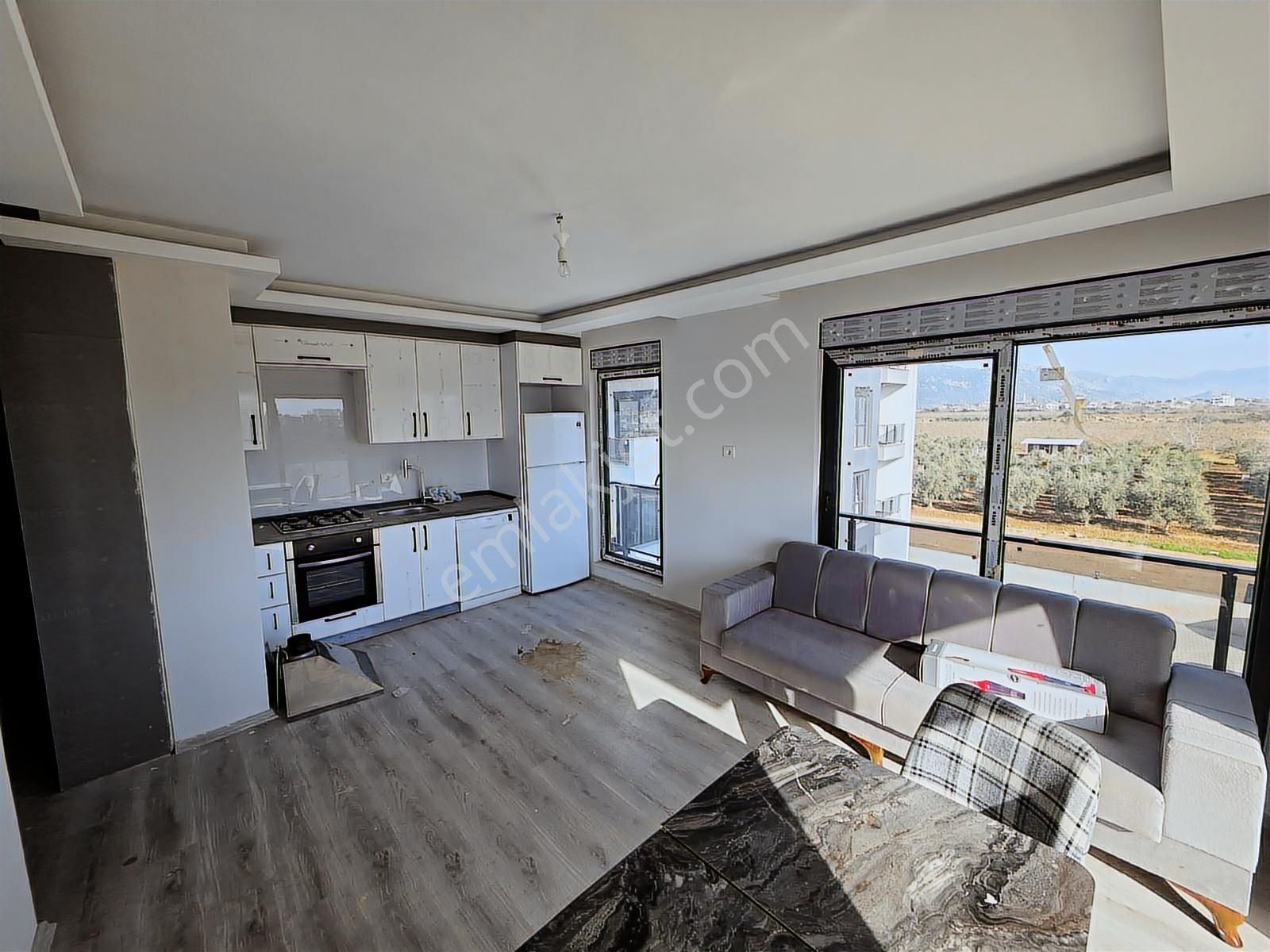 Havuzlu Sitede Ara Katta 1+1 / Etrafı Asla Kapanmaz - Görsel 14