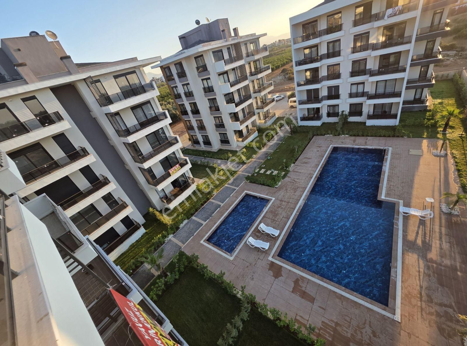 Havuzlu Sitede Ara Katta 1+1 / Etrafı Asla Kapanmaz - Görsel 31