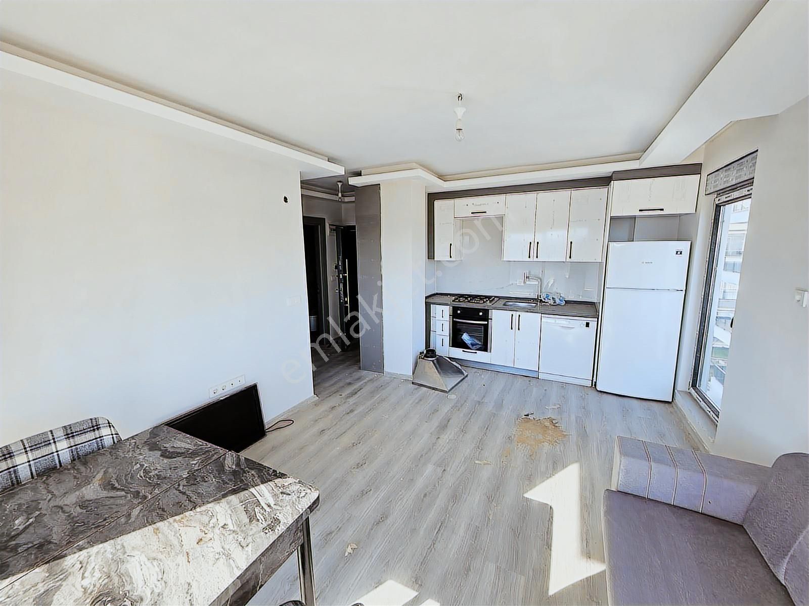 Havuzlu Sitede Ara Katta 1+1 / Etrafı Asla Kapanmaz - Görsel 13