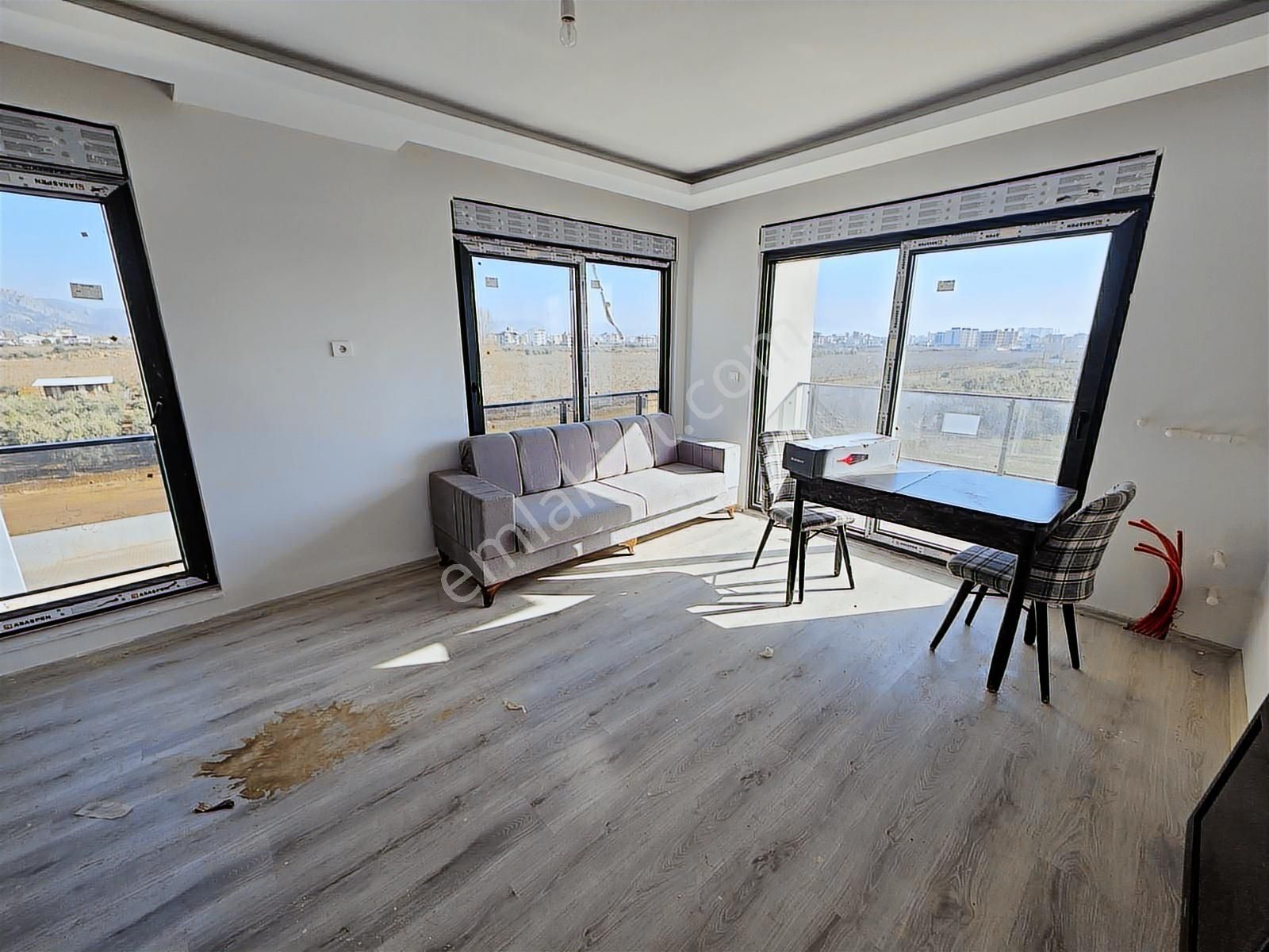 Havuzlu Sitede Ara Katta 1+1 / Etrafı Asla Kapanmaz - Görsel 3