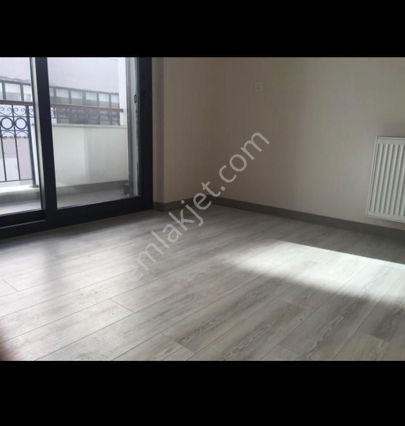 Bergama-maltepe Mahallesinde,kiralık Geniş 3+1 Daire - Görsel 5