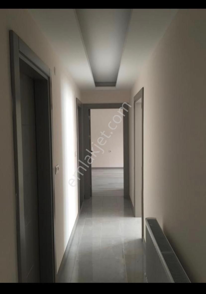 Bergama-maltepe Mahallesinde,kiralık Geniş 3+1 Daire - Görsel 6