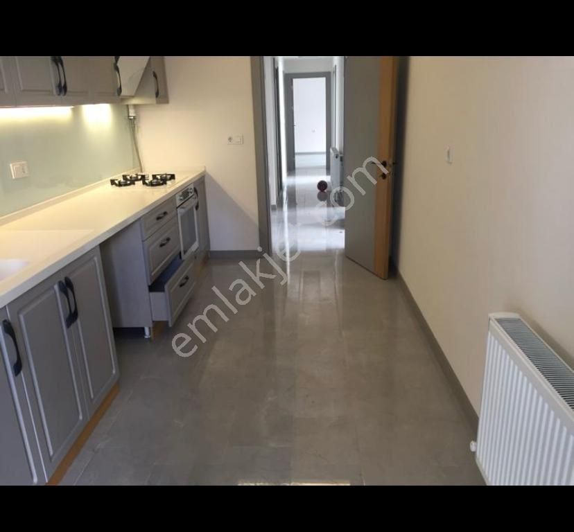 Bergama-maltepe Mahallesinde,kiralık Geniş 3+1 Daire - Görsel 21