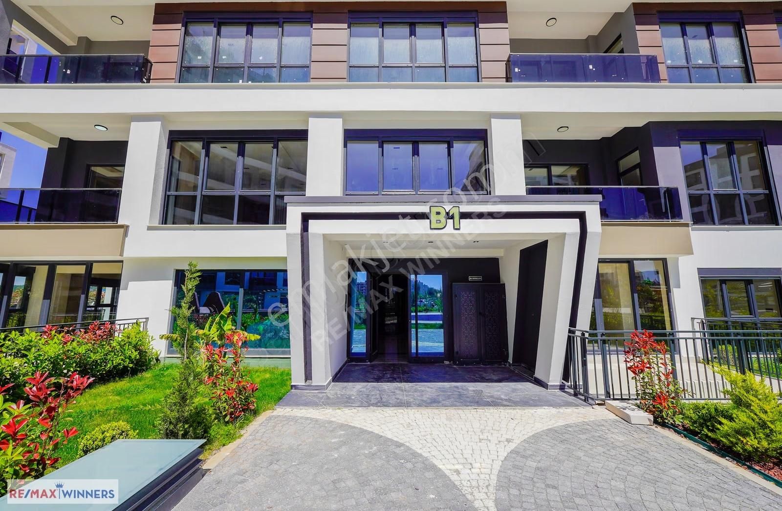 Çankaya Mahallesi Nefes Bahçe'de Kdv Avantajlı 5+2 Bahçe Dublex