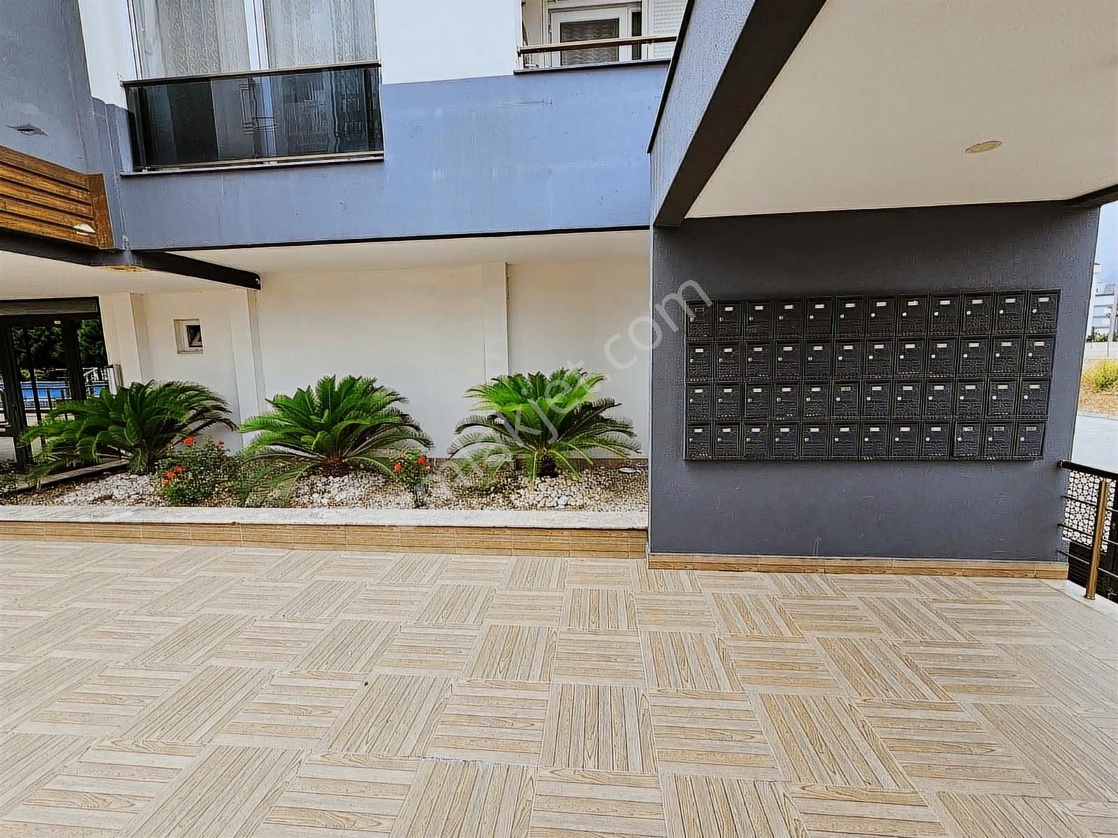 1+1 Geniş Kullanlişli Eşyalı Satılık Daire - Görsel 12
