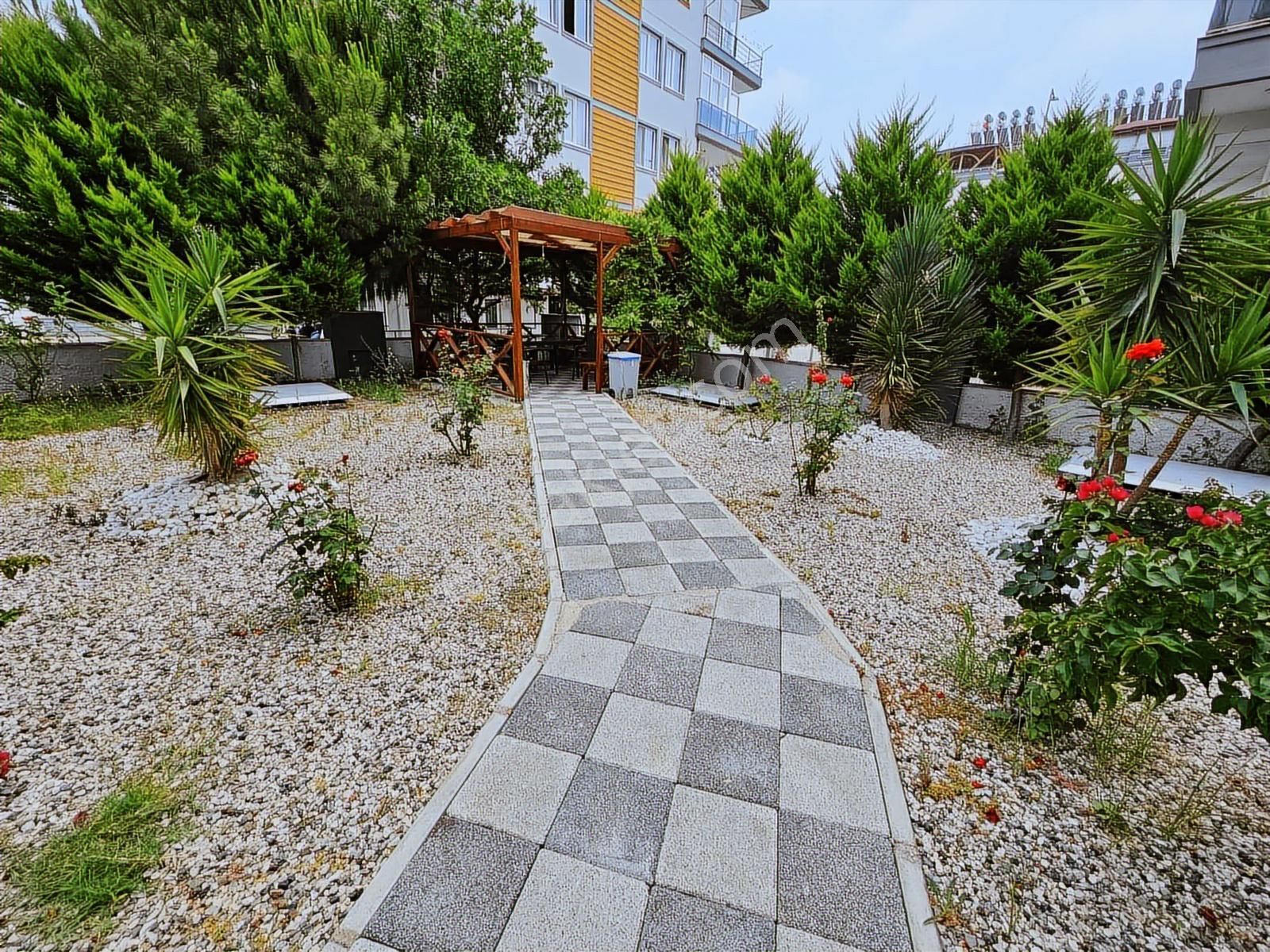 1+1 Geniş Kullanlişli Eşyalı Satılık Daire - Görsel 8