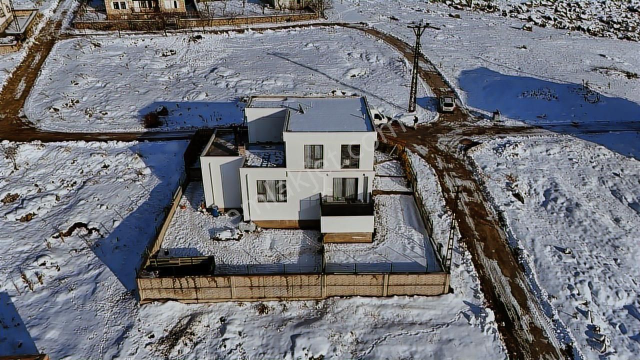 Güzelyurt'ta-özel Tasarım Müstakil Villa- Garajlı-220 M² - Görsel 6