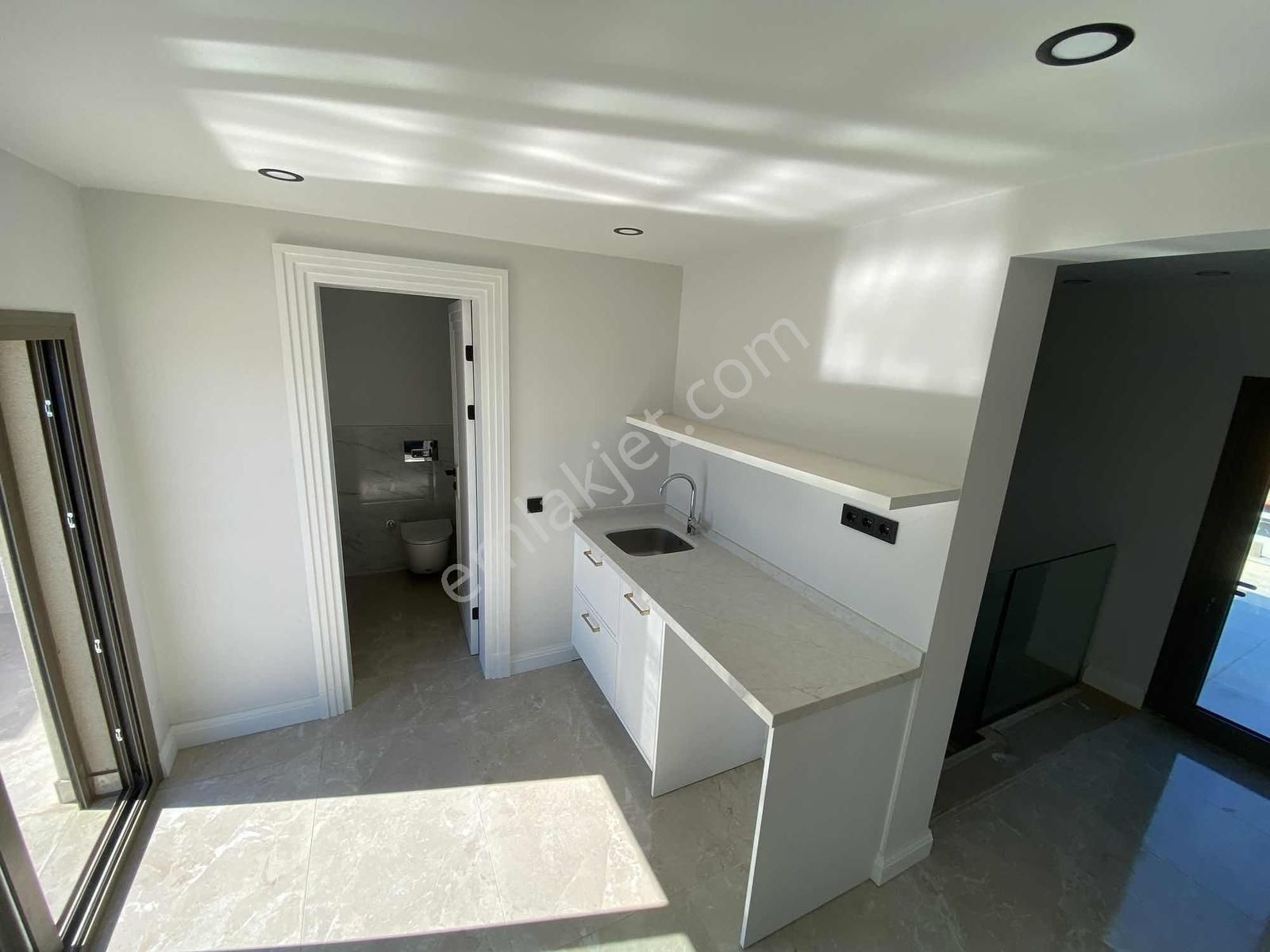 Erimden Satılık! 4+1 A Kalite, Yerden Isıtmalı, Kapalı Otoparklı - Görsel 16