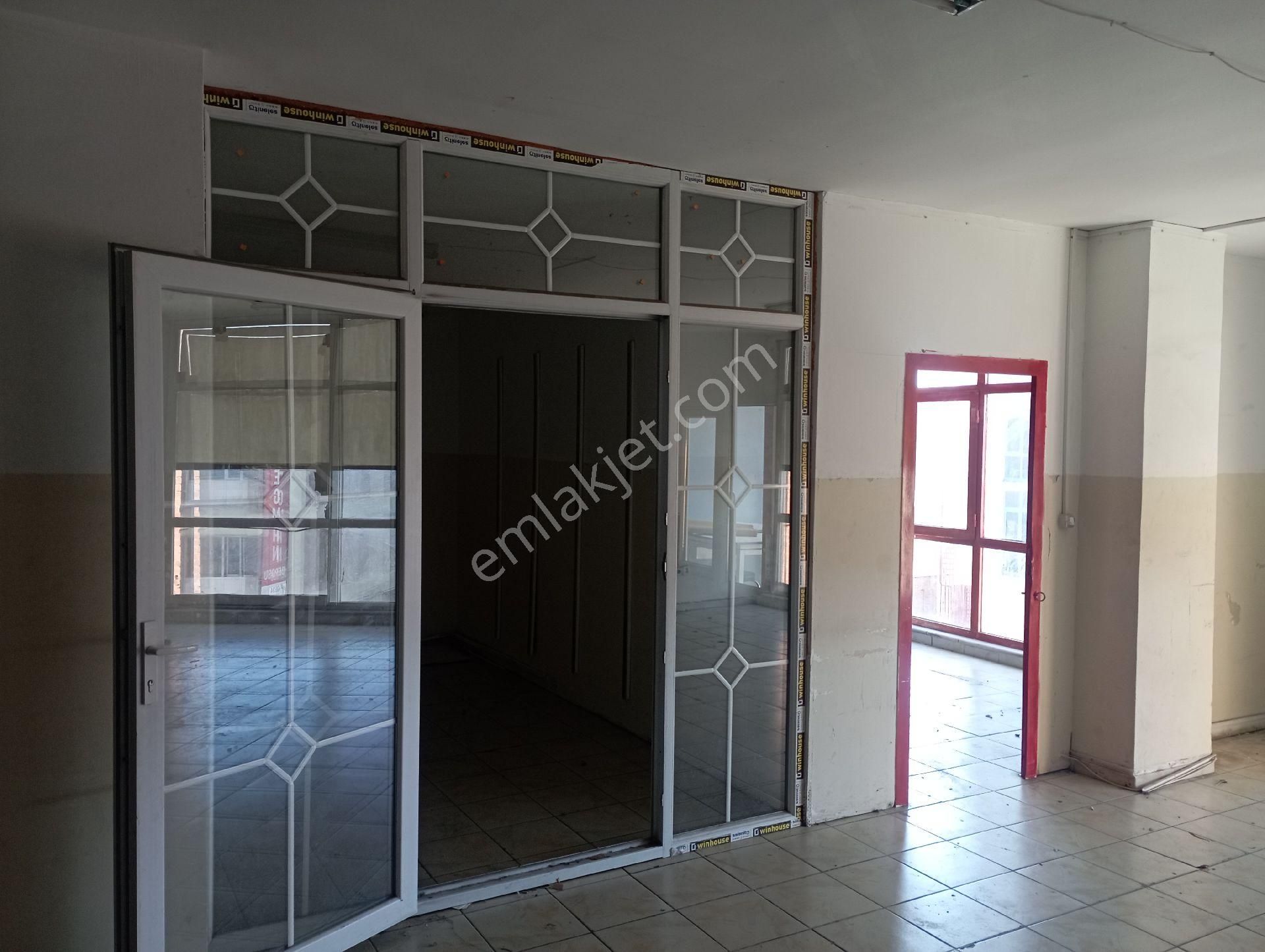 İkitelli Organize Triko Center İşmerkezi 200m2 İki Katlı Yük Asansörü Bitişiği Dükkan - Görsel 14