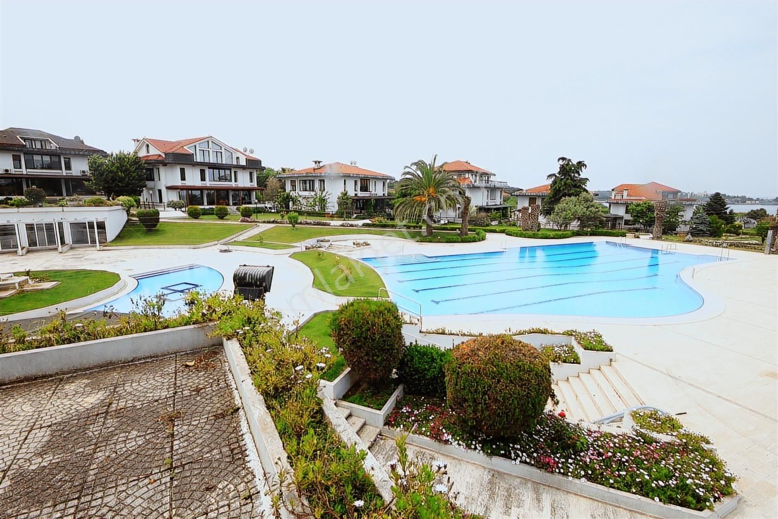 Güzel Lokasyonda Denize Sıfır Geniş Bahçeli 5+2 Muhteşem Villa - Görsel 2