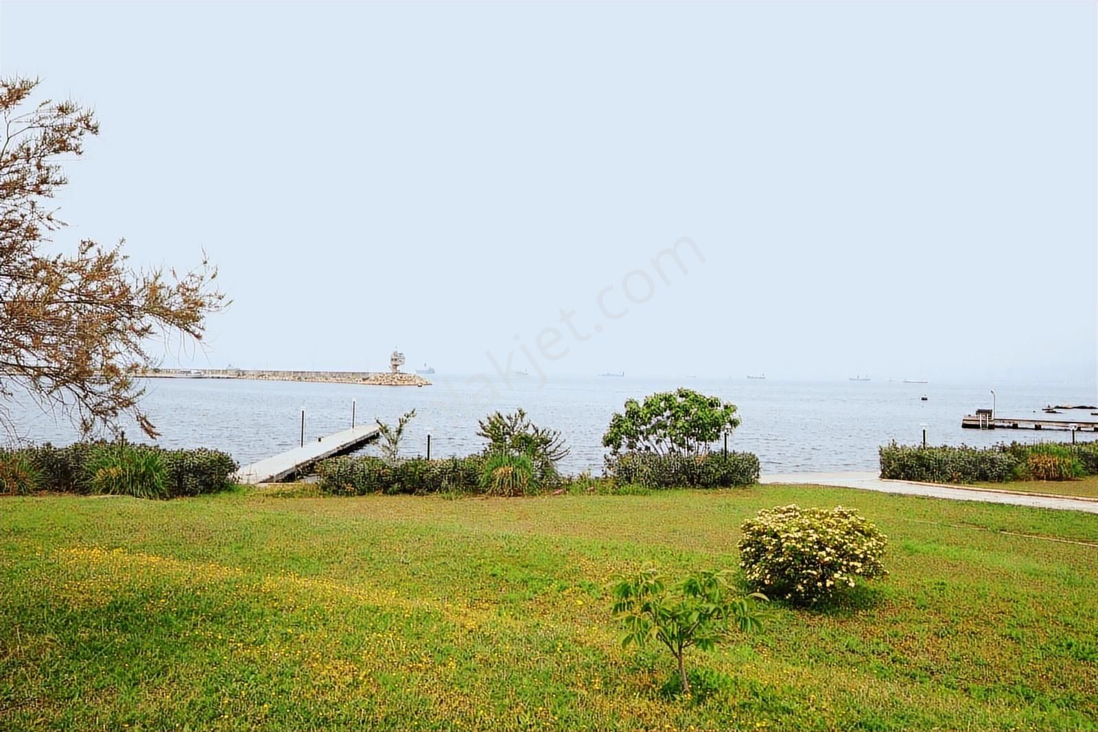 Güzel Lokasyonda Denize Sıfır Geniş Bahçeli 5+2 Muhteşem Villa - Görsel 7