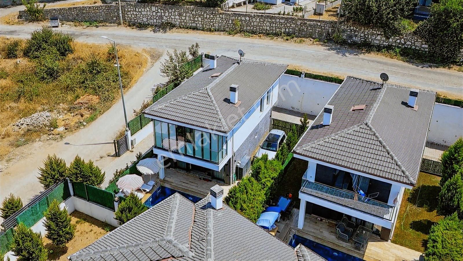 Kuşadası Davutlar'da Köşe Konum Full Eşyalı Satılık 3+1 Villa - Görsel 32