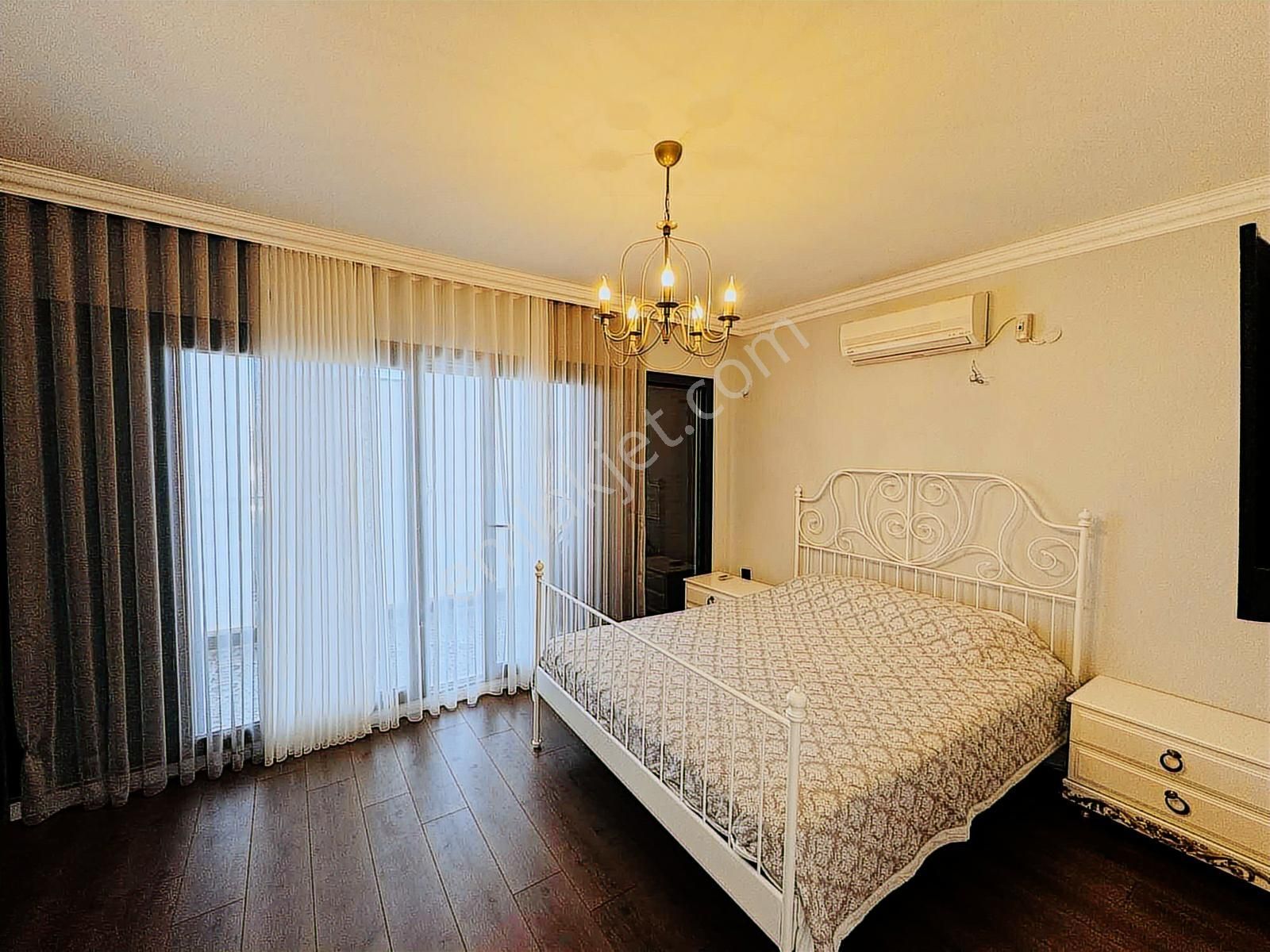 Kuşadası Davutlar'da Köşe Konum Full Eşyalı Satılık 3+1 Villa - Görsel 13