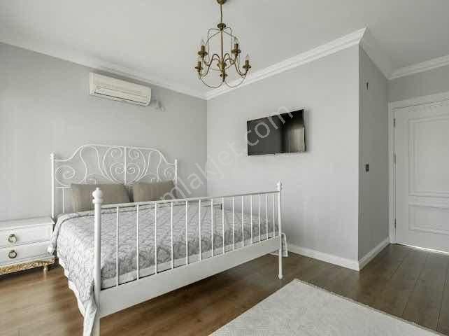 Kuşadası Davutlar'da Köşe Konum Full Eşyalı Satılık 3+1 Villa - Görsel 28