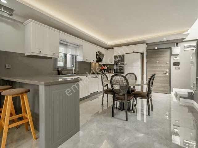 Kuşadası Davutlar'da Köşe Konum Full Eşyalı Satılık 3+1 Villa - Görsel 31