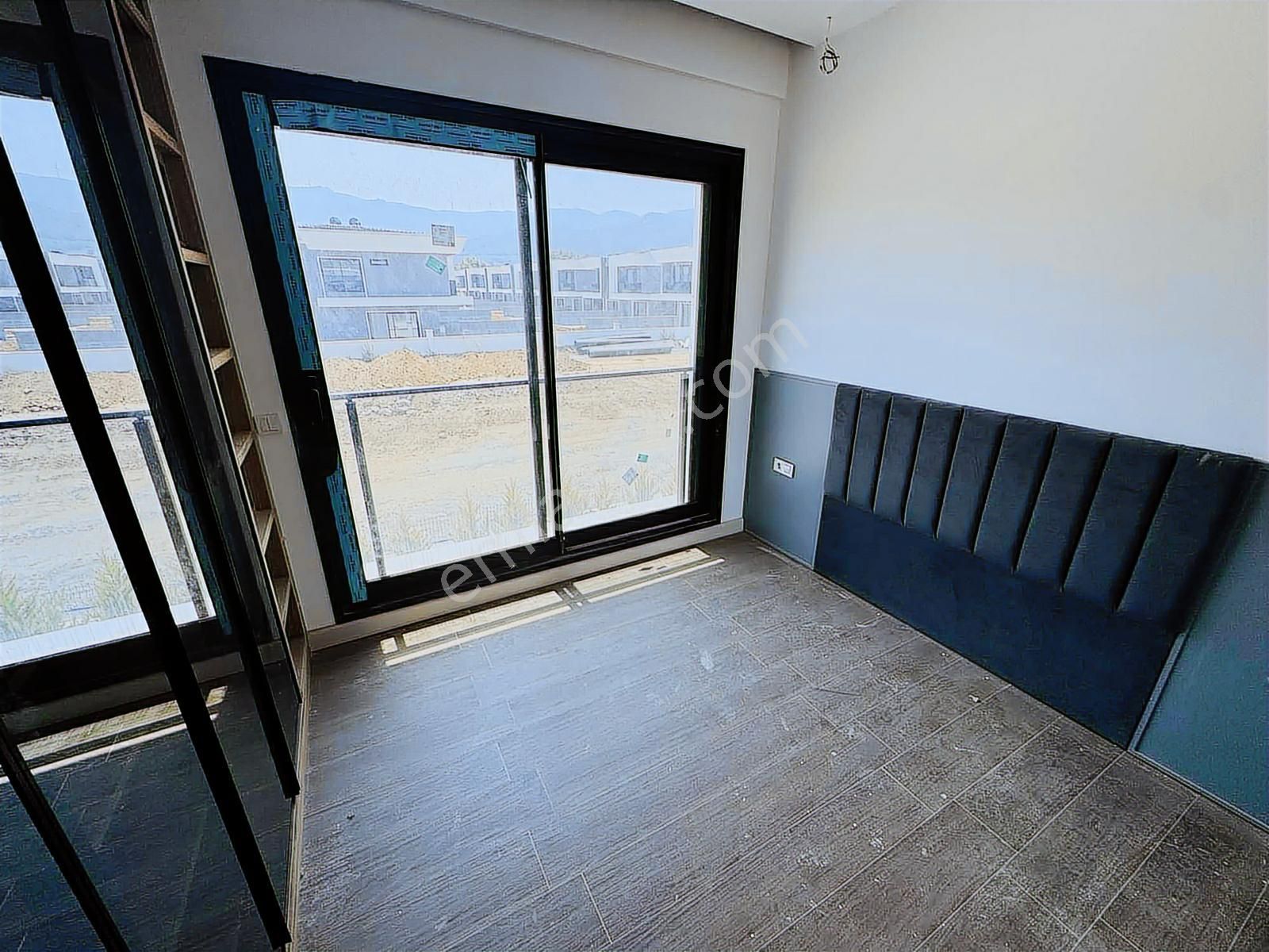 Kuşadası Davutlar'da Müstakil Havuzlu Satılık 3+1 Lüks Villa - Görsel 24