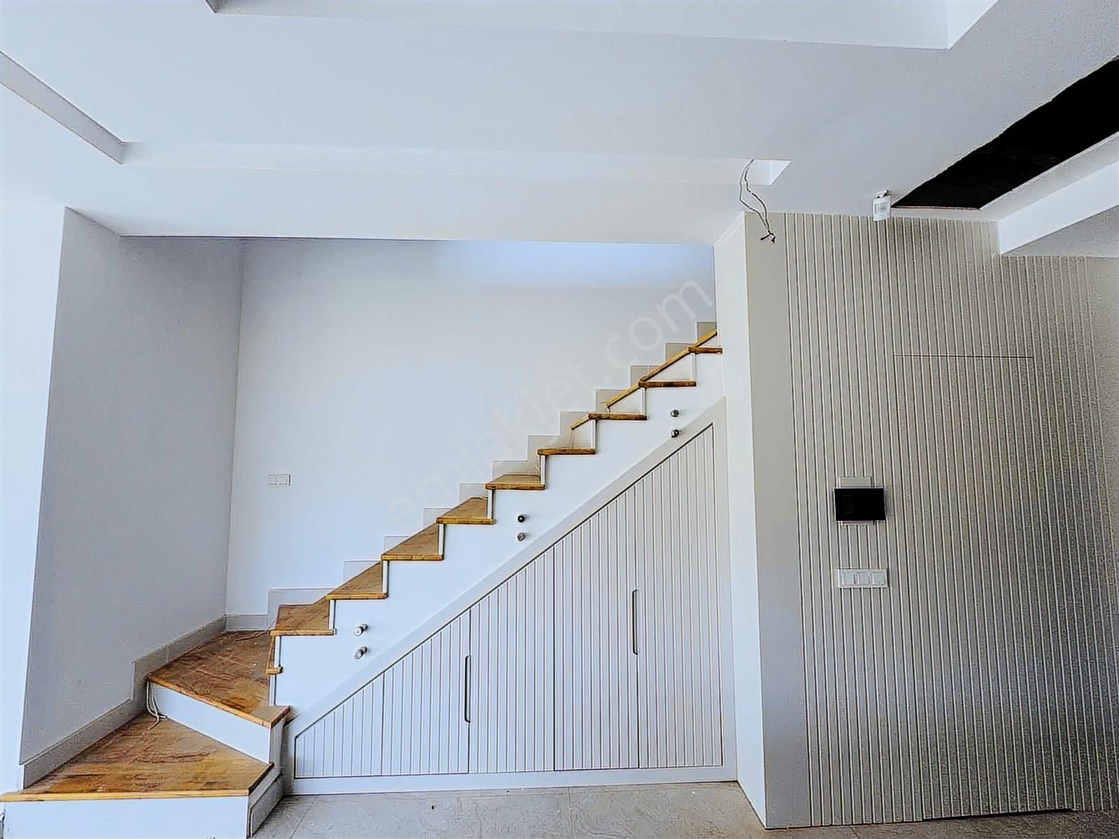 Kuşadası Davutlar'da Müstakil Havuzlu Satılık 3+1 Lüks Villa - Görsel 26