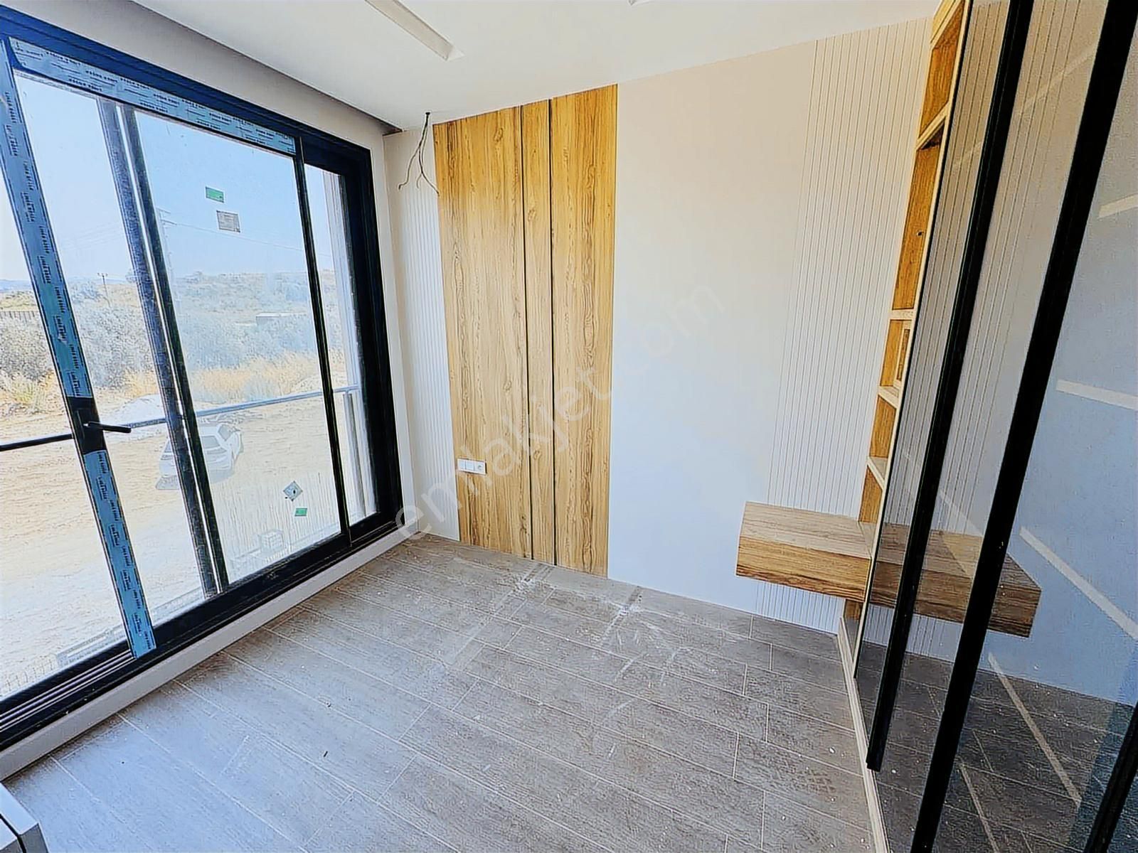 Kuşadası Davutlar'da Müstakil Havuzlu Satılık 3+1 Lüks Villa - Görsel 12