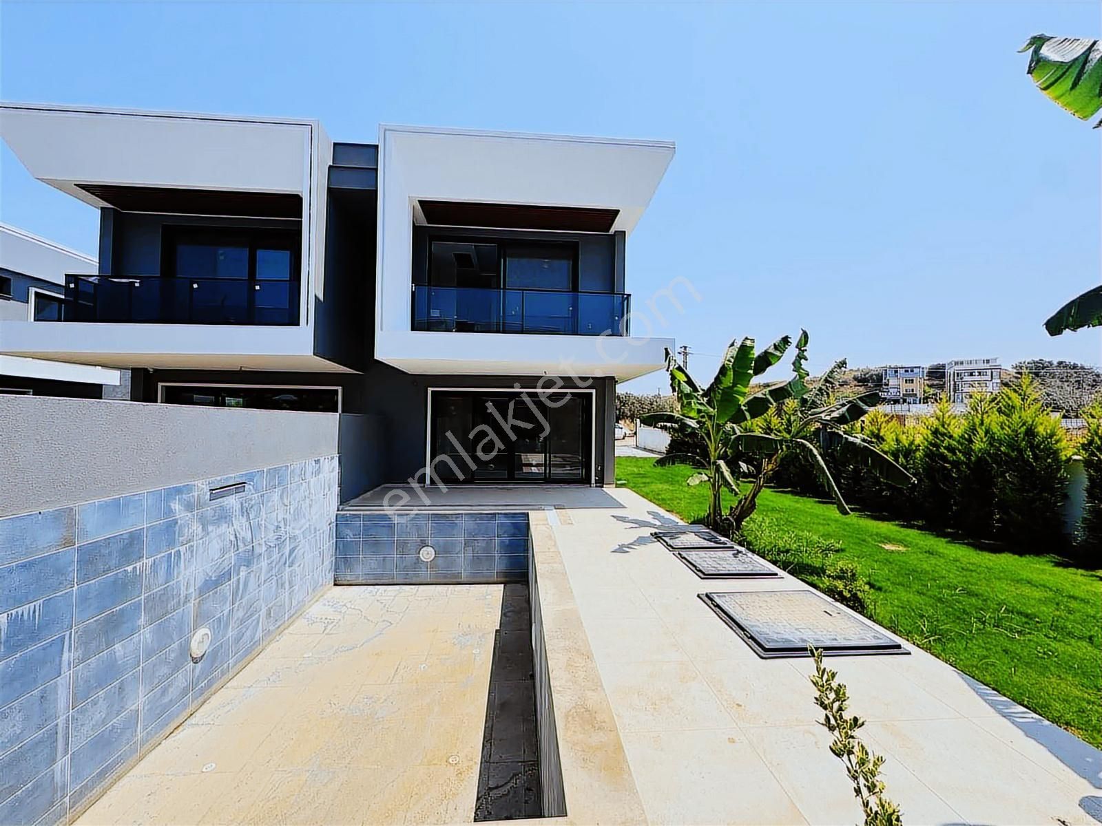 Kuşadası Davutlar'da Müstakil Havuzlu Satılık 3+1 Lüks Villa - Görsel 20