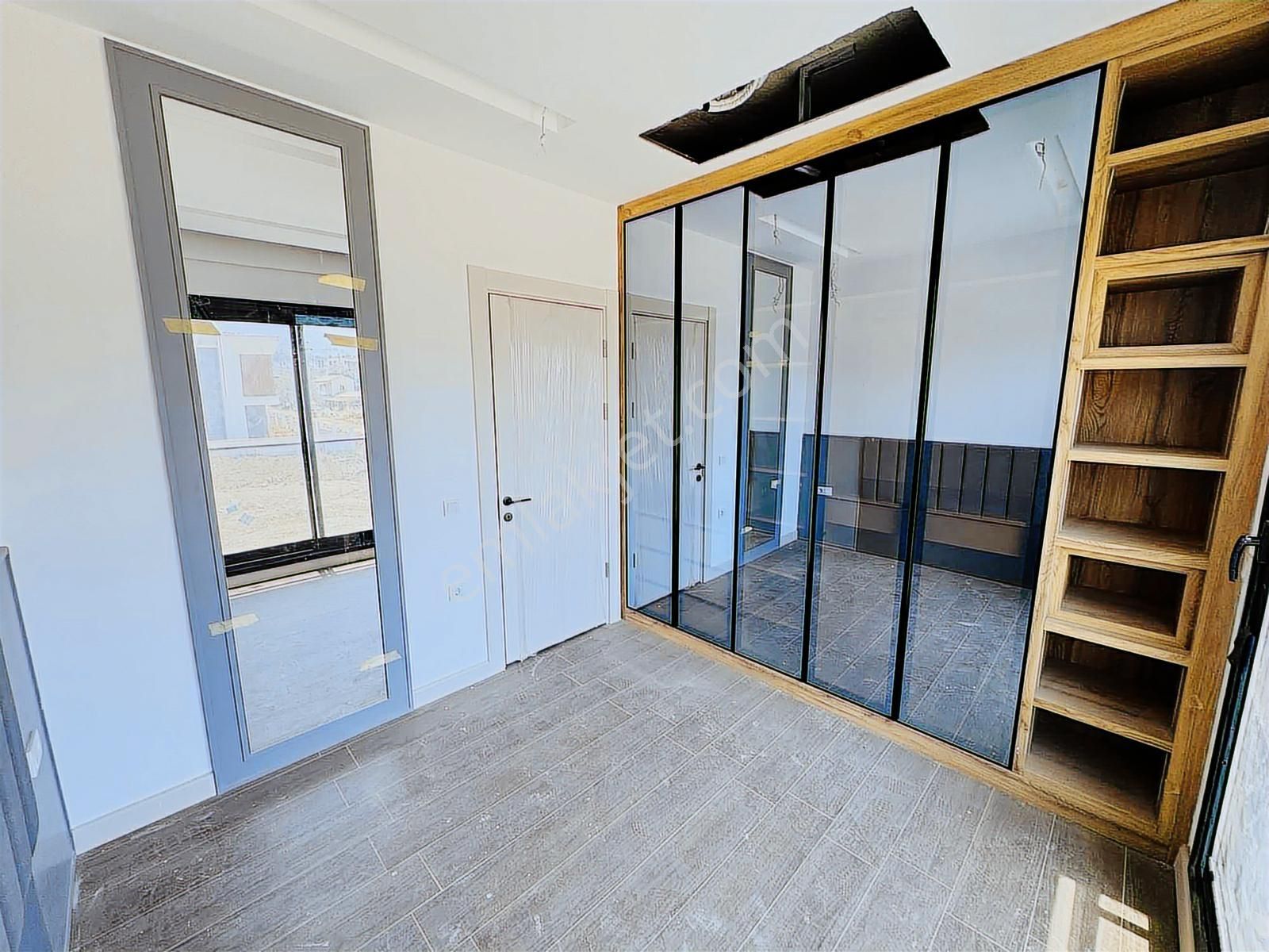 Kuşadası Davutlar'da Müstakil Havuzlu Satılık 3+1 Lüks Villa - Görsel 30