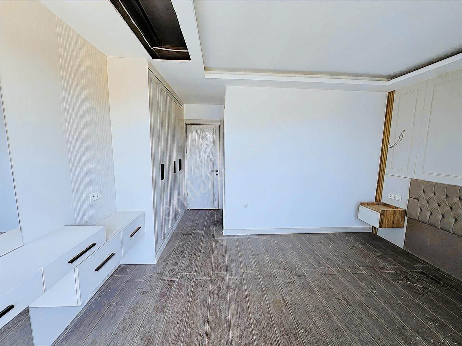 Kuşadası Davutlar'da Müstakil Havuzlu Satılık 3+1 Lüks Villa - Görsel 33