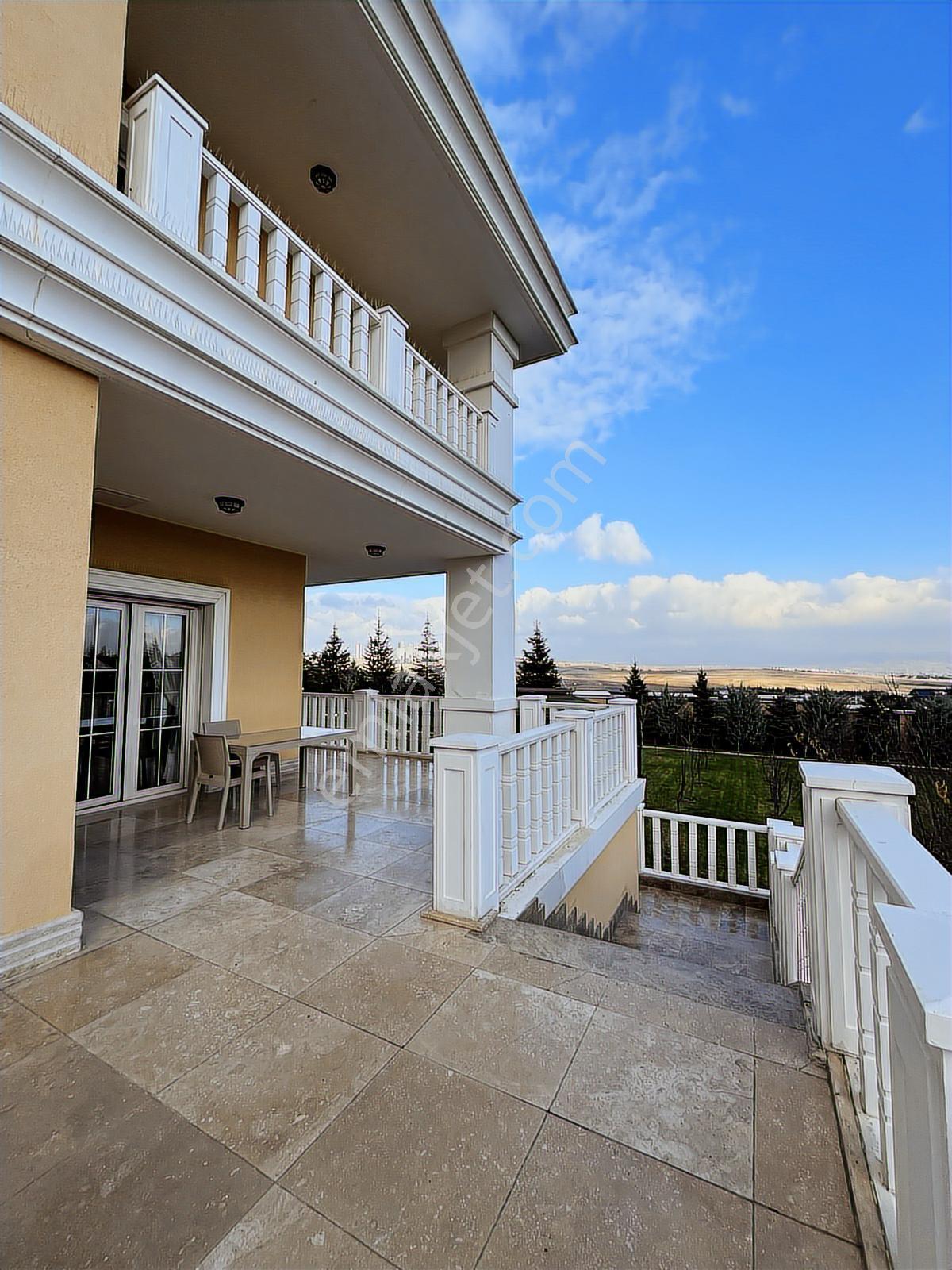 Gölbaşı İncek'de Yeşil Alanlarla Çevrili Prestijli Satılık Villa - Görsel 35