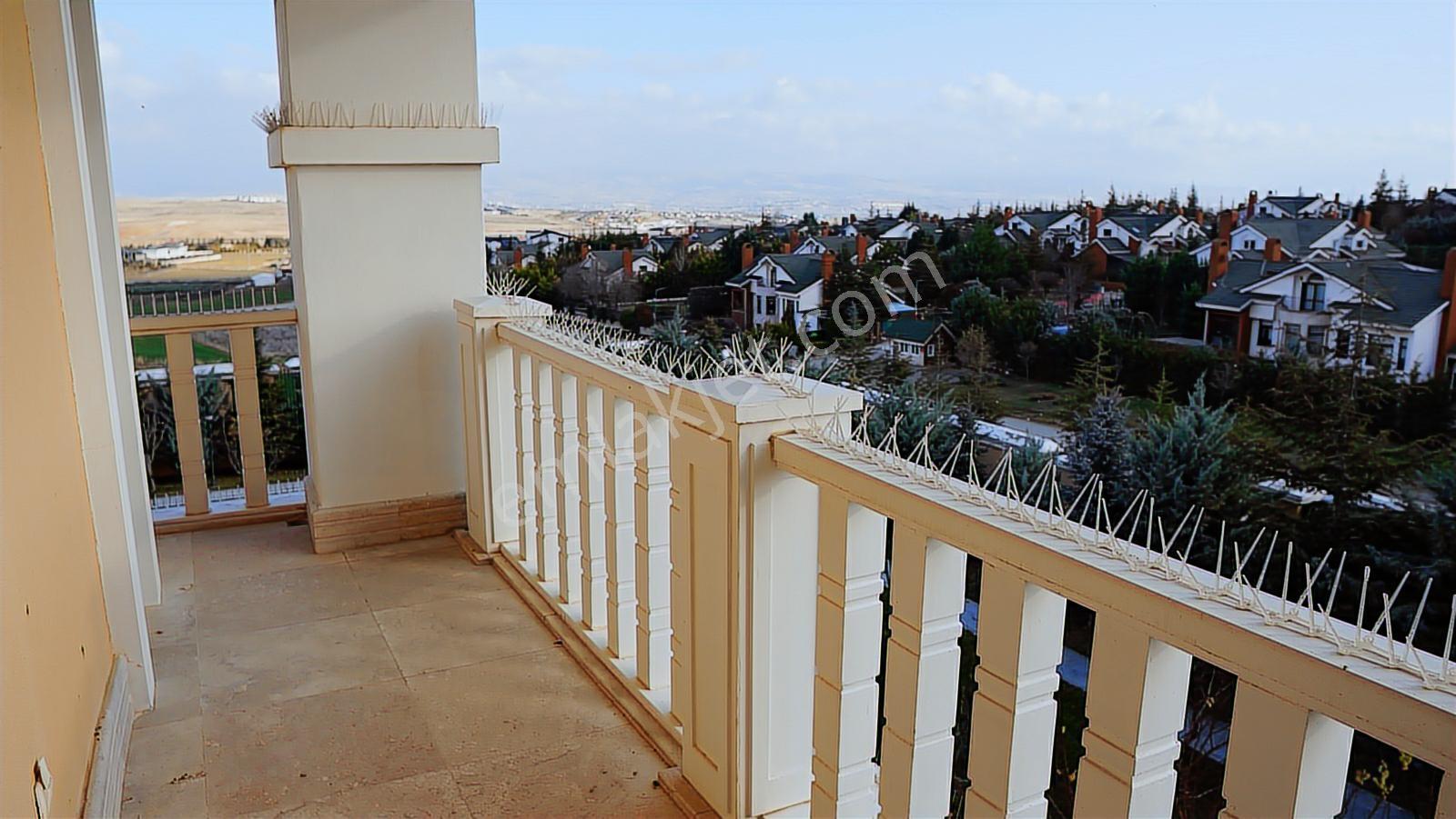 Gölbaşı İncek'de Yeşil Alanlarla Çevrili Prestijli Satılık Villa - Görsel 25
