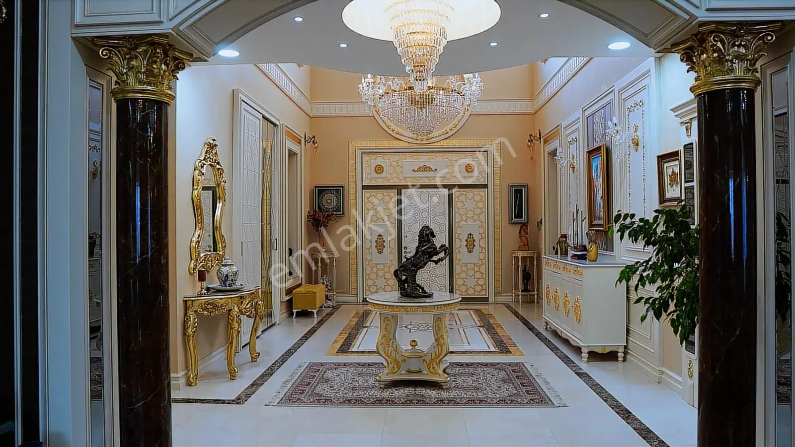 Gölbaşı İncek'de Yeşil Alanlarla Çevrili Prestijli Satılık Villa - Görsel 2