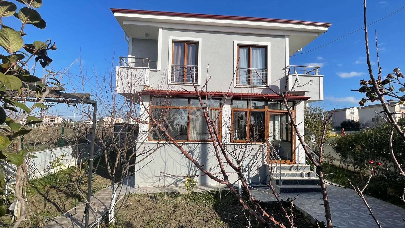 Acil Satılık Yeniçiftlikte 315 M2 Arsa İçerisinde İskanlı Müstakil Villa Yazlık - Görsel 3
