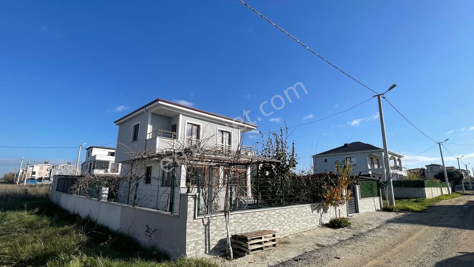 Acil Satılık Yeniçiftlikte 315 M2 Arsa İçerisinde İskanlı Müstakil Villa Yazlık - Görsel 23