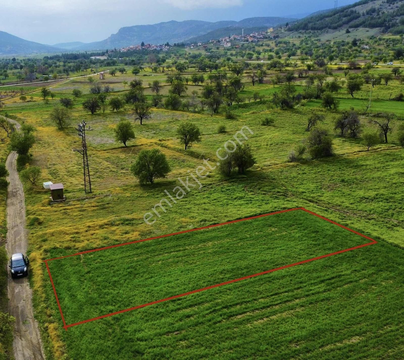Salda Yolu Üzerinde Satılık Tarla - Görsel 7